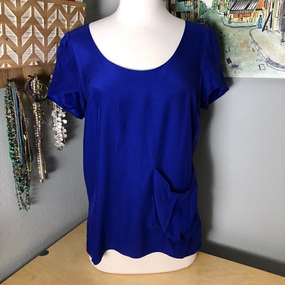 Gemma Silk Blouse Women's size M Royal Blue Short Sleeve Bloomingdales NEW